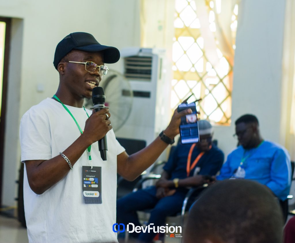 Prembly software engineer Olanrewaju Abdulkabeer speaking at the Defusion event, University of Ilorin